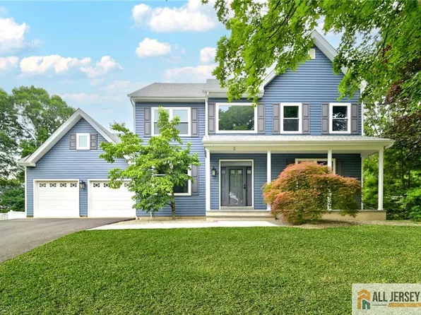 2 Wharton Ct, Kendall Park, NJ 08824