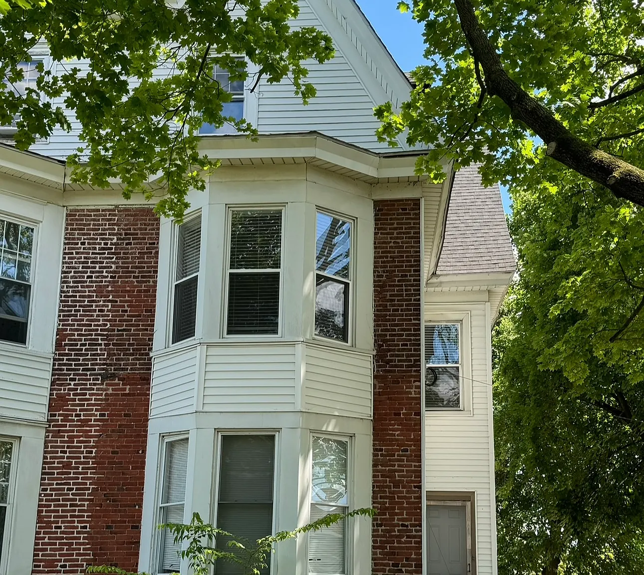 2 bed, 1000 sqft, $2,000 — Photo 2
