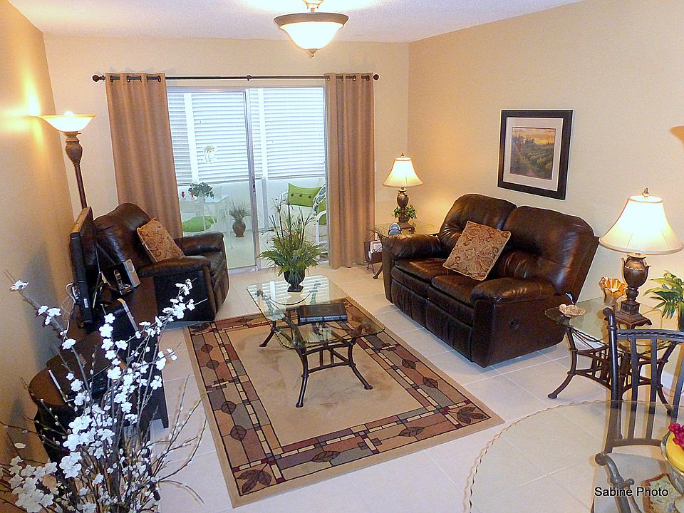 1st image of 2600 NE 1st Ln #2070