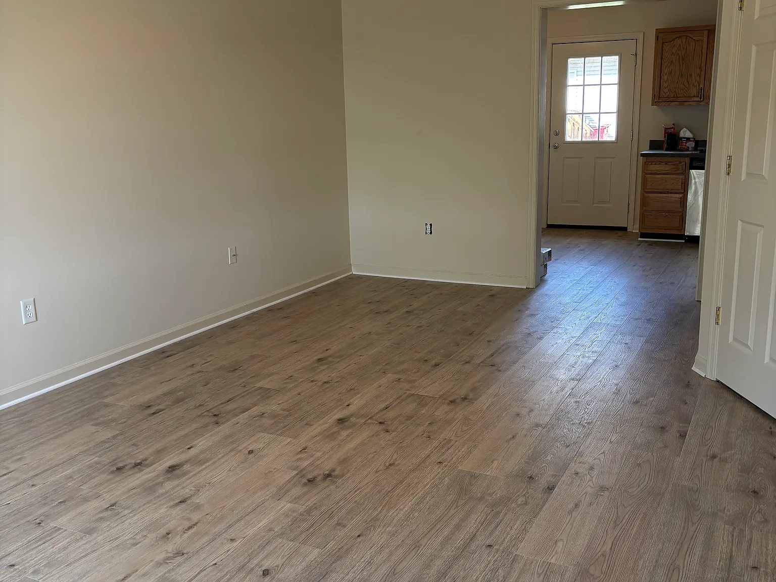 2 bed, 1.5 bath, 1056 sqft, $1,450 — Photo 3