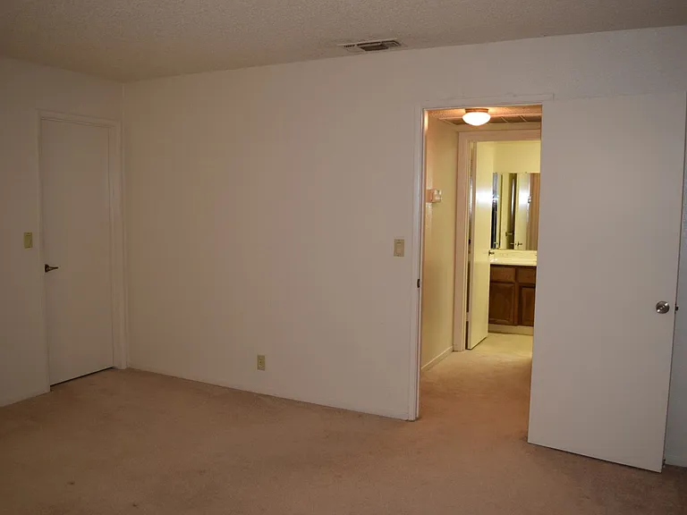 6051 Roloff Way — Photo 14