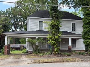 403 S Race St, Statesville, NC 28677