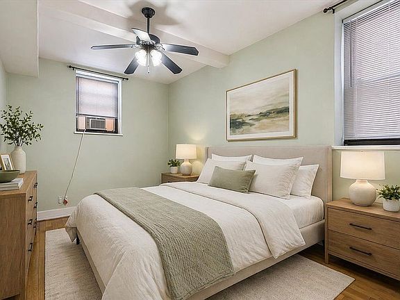 3rd image of 6735 Yellowstone Blvd APT 1J