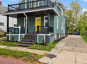3522 Cecilia Ave