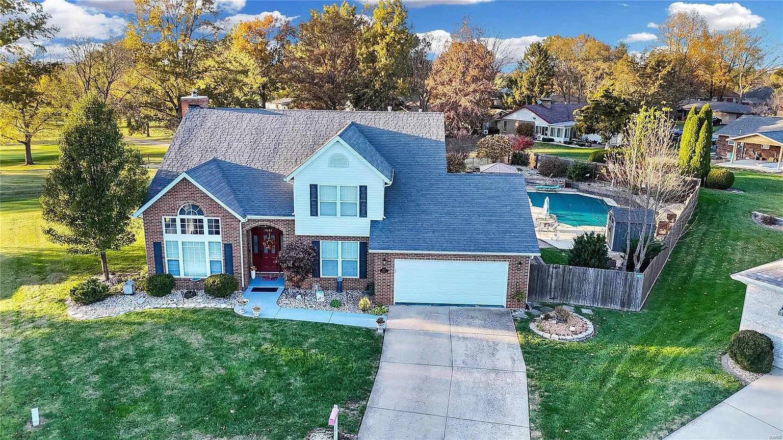 1601 Greenbrier Dr photo 1