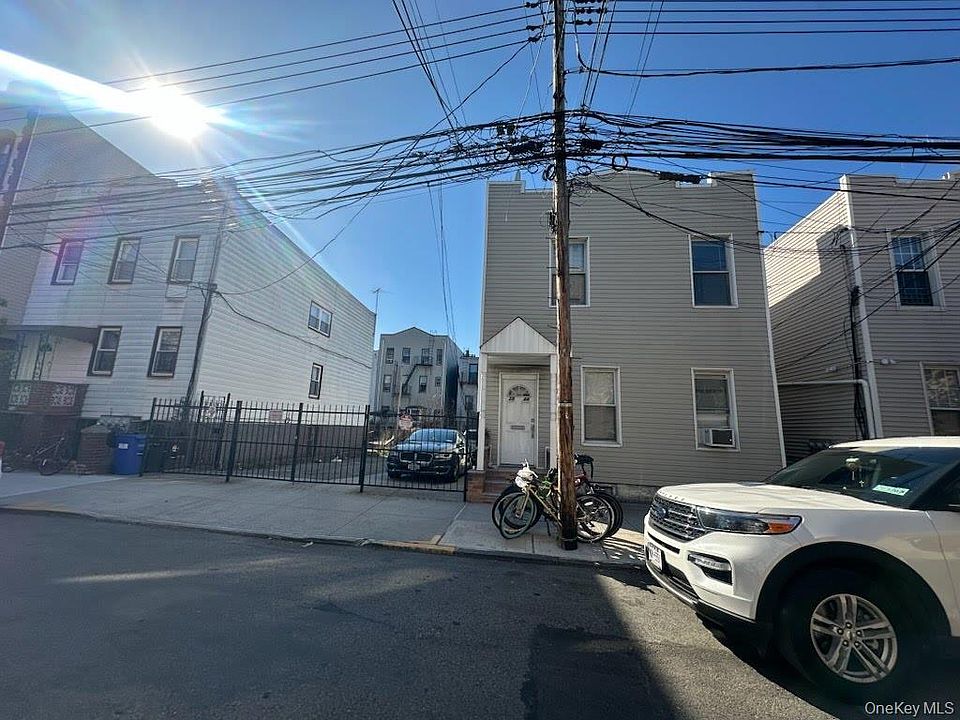 2nd image of 2544 22nd Street