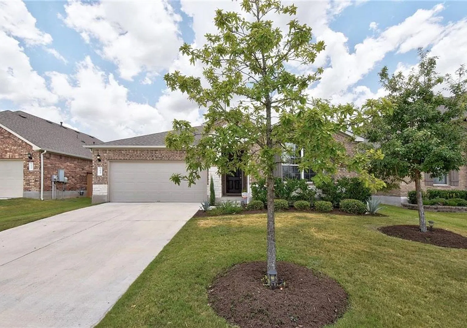 3 Bedroom 2 Bath one story home in Paloma Lake Subdivision - Round Rock — Photo 2