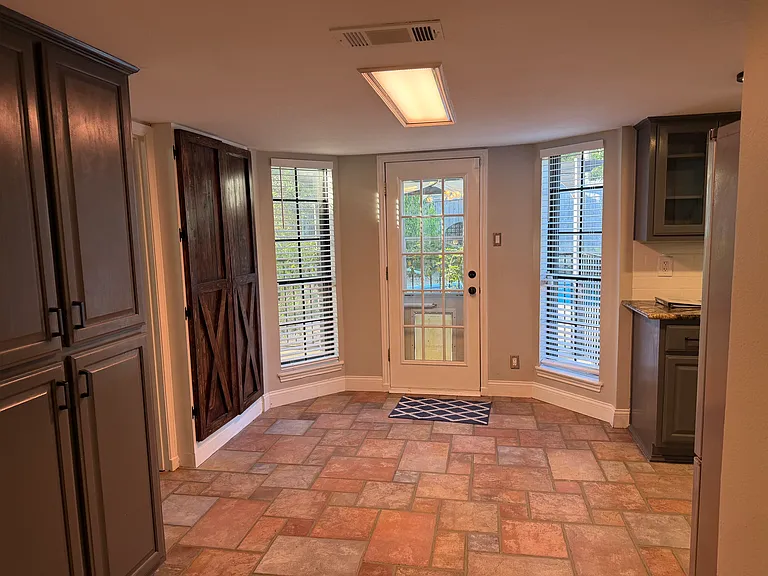 506 Pecos Trl — Photo 12