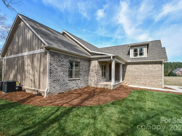 1202 Louise Ln, Albemarle, NC 28001