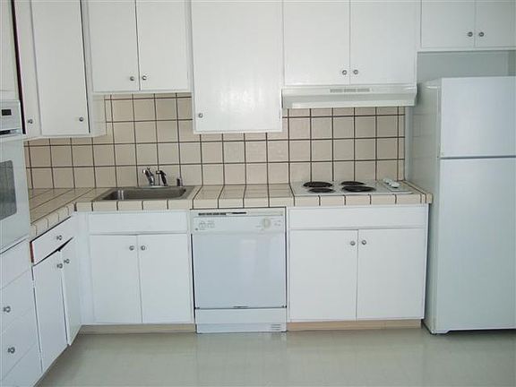 3rd image of 3501 Anza St APT 1