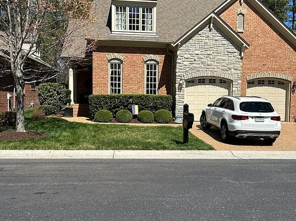 4916 Grey Oaks Villas Dr, Glen Allen, VA 23059