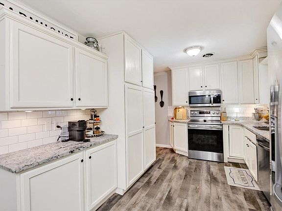 3rd image of 5302 Starker Ave