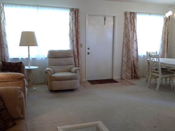 2nd image of 35 Vista Gardens Trl