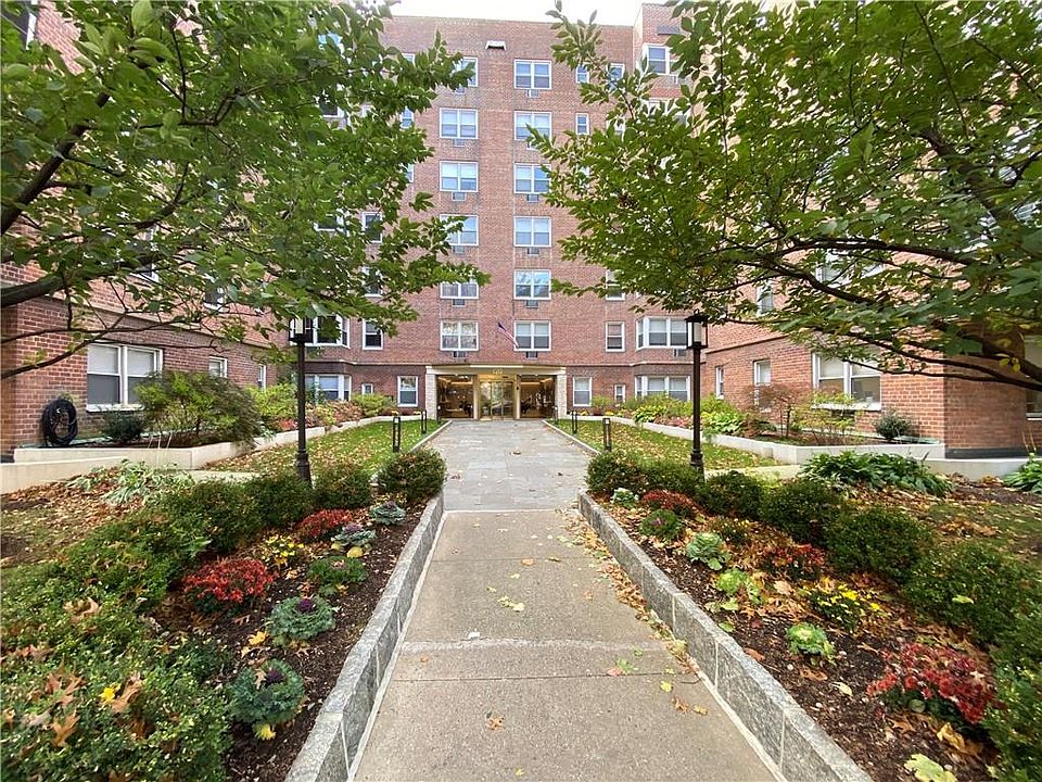 1st image of 120 E Hartsdale Avenue #4P