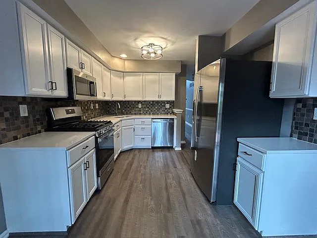 2016 Greenes Way Cir — Photo 2