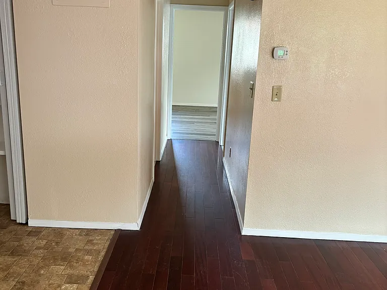 147 E 8th Ave — Photo 13