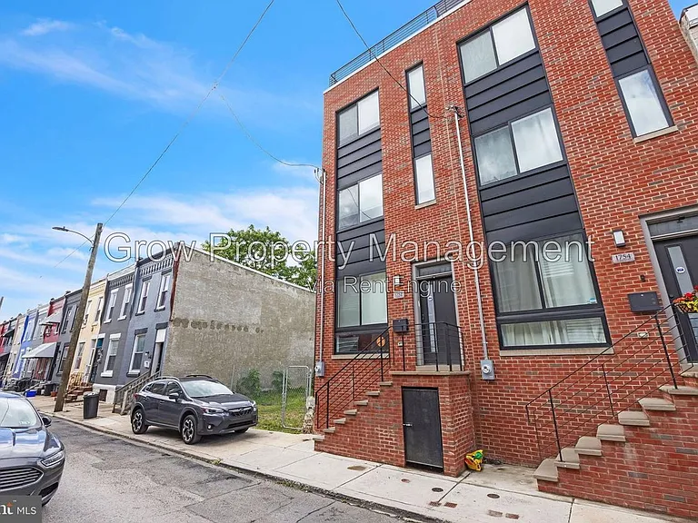 1752 N Bailey St — Photo 30