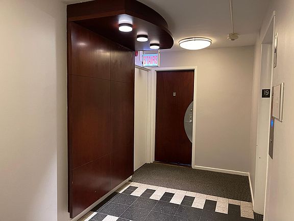 5th image of 3430 N Lake Shore Dr APT 19M
