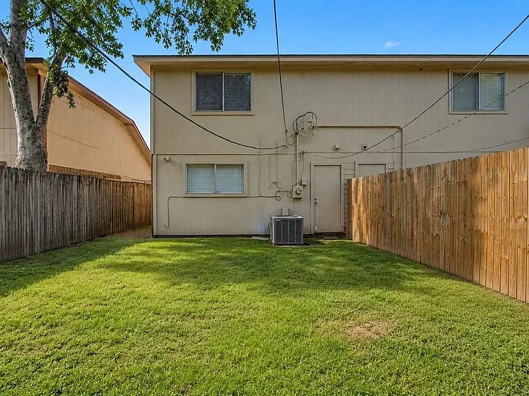 6702 Tamar Dr — Photo 16
