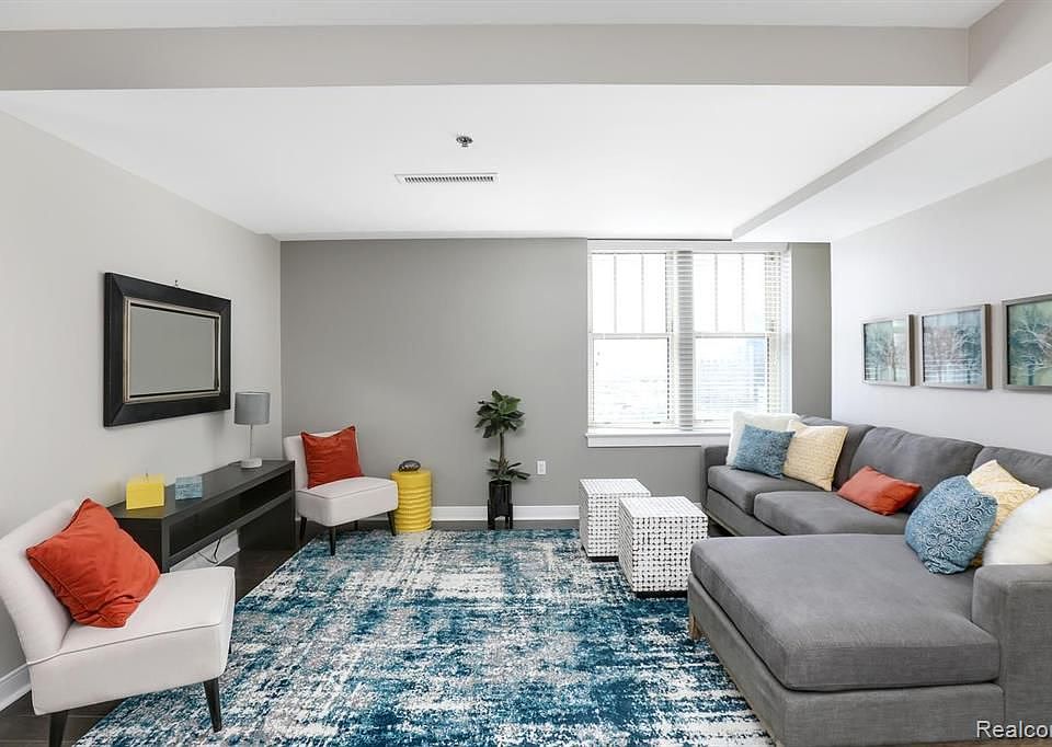1st image of 525 W Lafayette Blvd Unit 18C