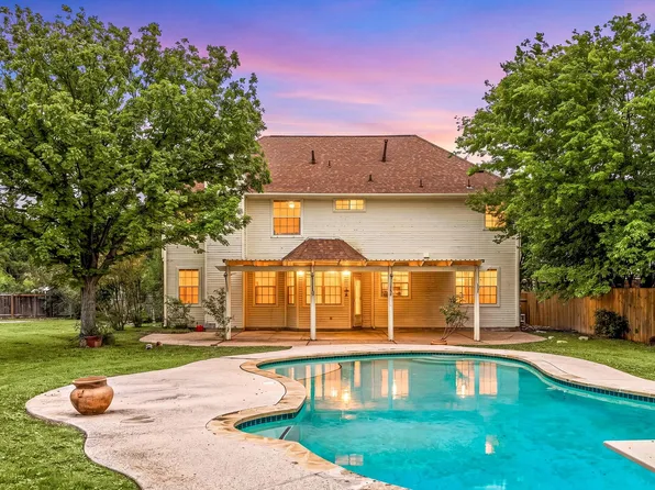 106 S Carriage Hills Dr, Georgetown, TX 78626