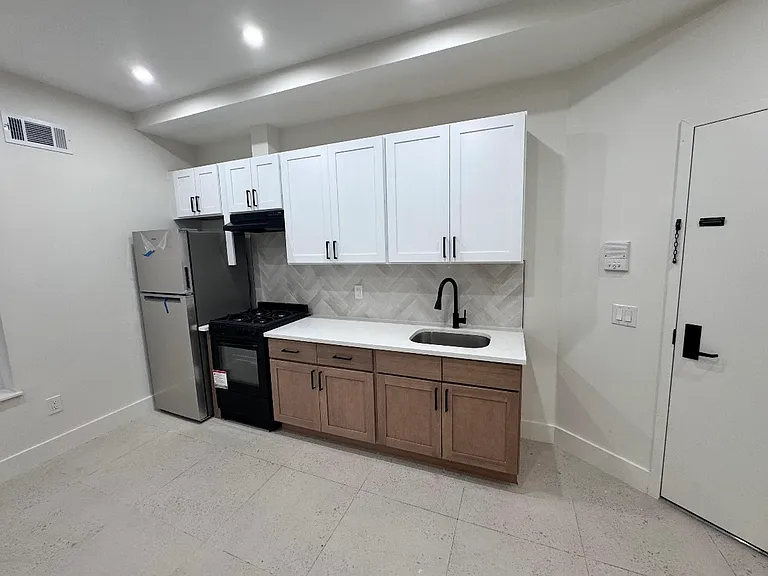10 School St #101 — Photo 1