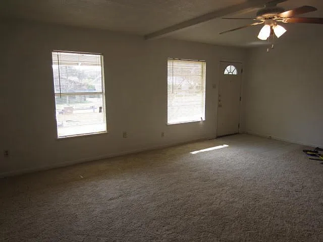 7706 Meadowview Ln — Photo 8