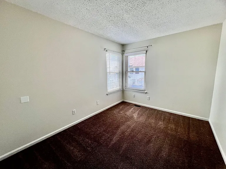 1611 Slidell Ln — Photo 24