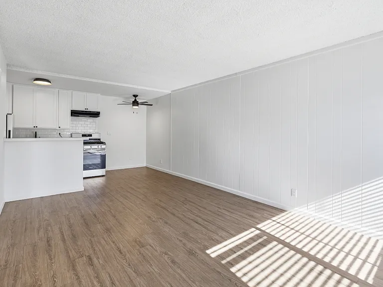 11921 Lakewood Blvd — Photo 20