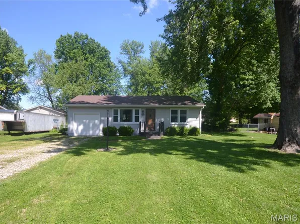 5510 East Dr, Fairview Heights, IL 62208