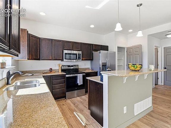 3rd image of 7422 Sun Prairie Dr