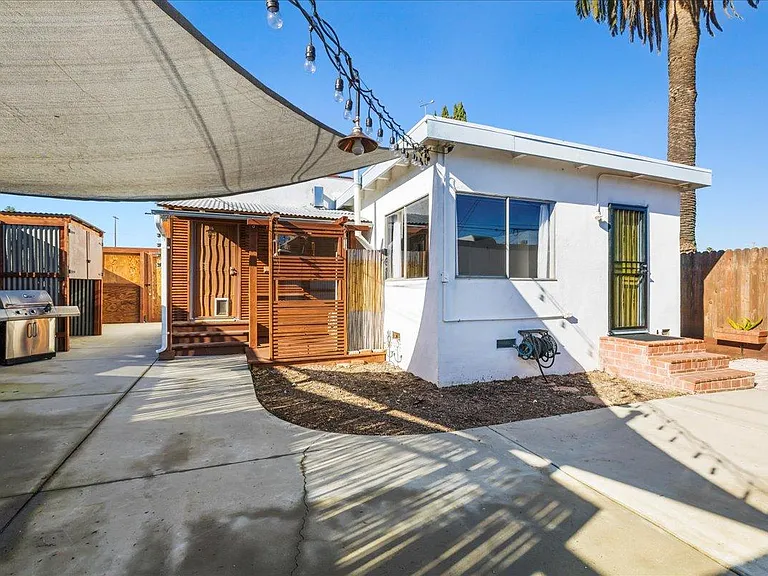 744 Flower Ave — Photo 18