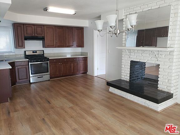 5th image of 1040 E Cameron Ave