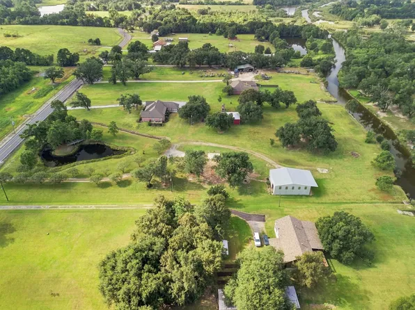 6568 Oak Lake Dr, Sulphur, LA 70665