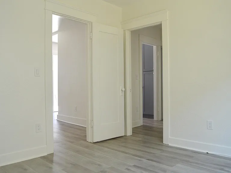 917 Grand Ave — Photo 5