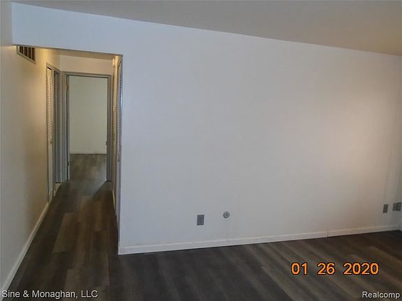 4th image of 32616 Harper Ave #19