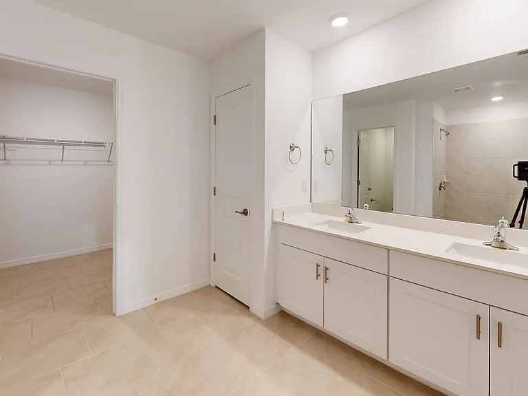 1908 NW 26th Pl — Photo 6