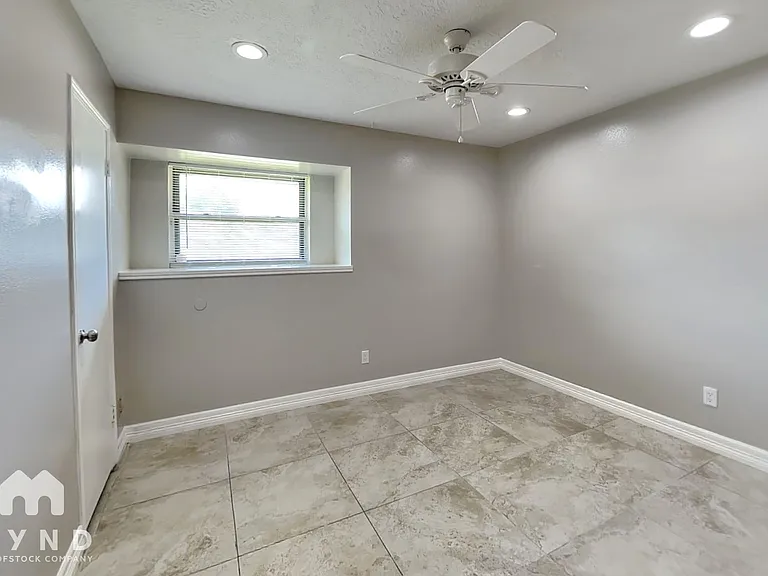 10503 Kirkdale Dr — Photo 11