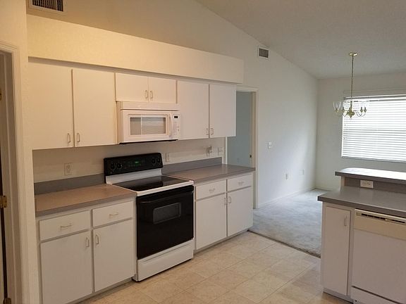 5th image of 985 Highland Crest Cir