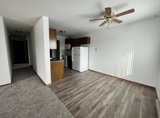 2605 S 17th St APT 10, Grand Forks, ND 58201