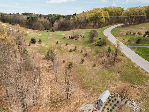 5th image of 42 Farm Ln