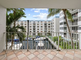 1700 NW North River Dr APT 305, Miami, FL 33125