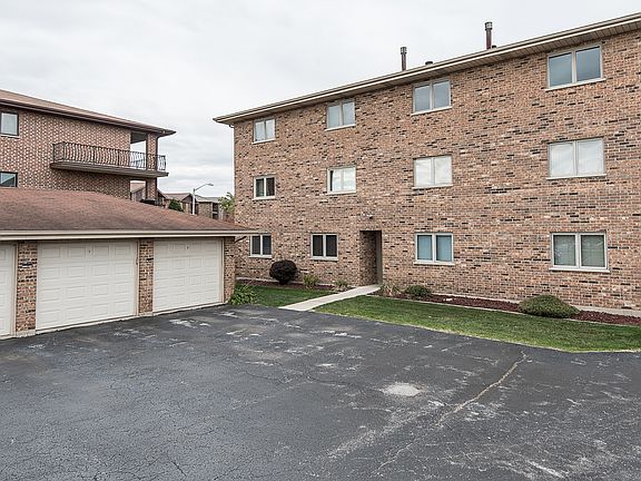 2nd image of 16749 Paxton Ave APT 3N