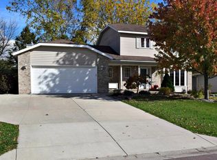 2016 4th St NE, Waseca, MN 56093