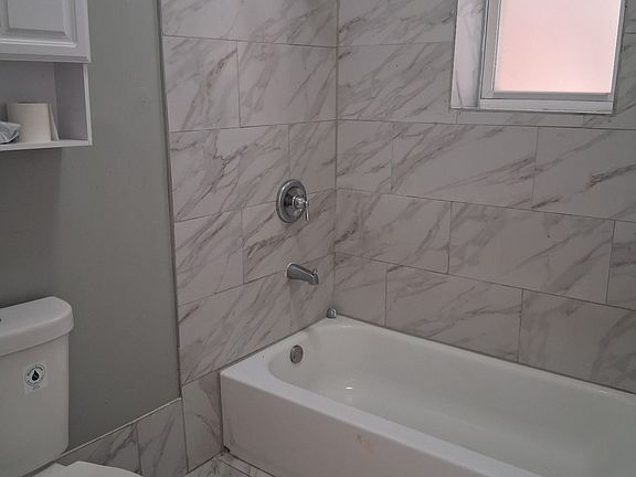 3rd image of 6619 S Rhodes Ave #2