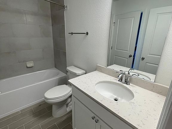 4th image of 109 Carmella Ct