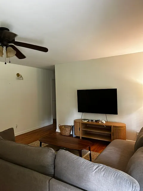 3 bed, 1188 sqft, $2,300 — Photo 2