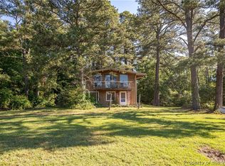 304 Showalter Rd, Yorktown, VA 23692