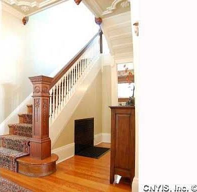 5th image of 106 Ruskin Ave
