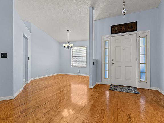 5th image of 4025 Red Pine Ln